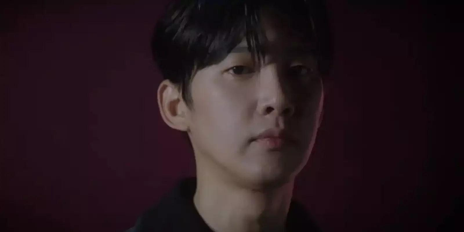 Herec Park Sung-Hoon v seriálu Hra na Oliheň 2