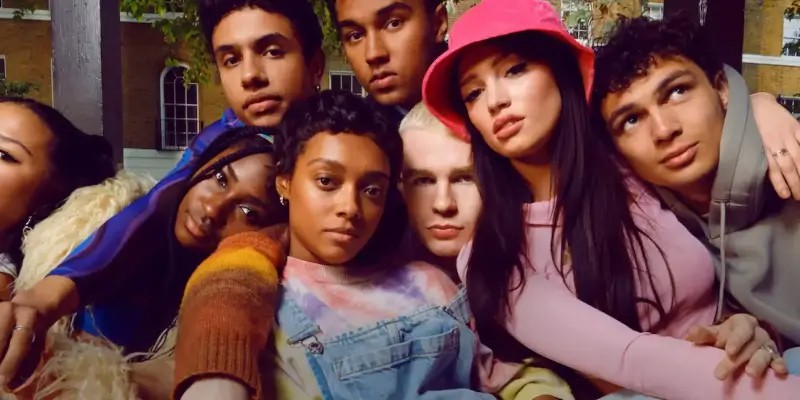 Hrdinové seriálu Všechno hned